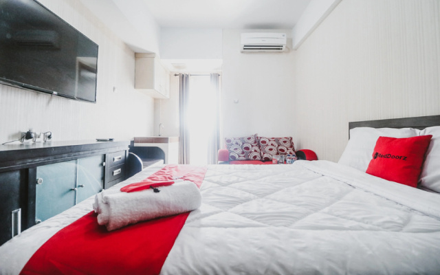 RedLiving Apartemen Green Lake View Ciputat - Pelangi Rooms Tower E