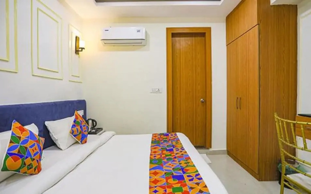 Fabhotel Cosmos