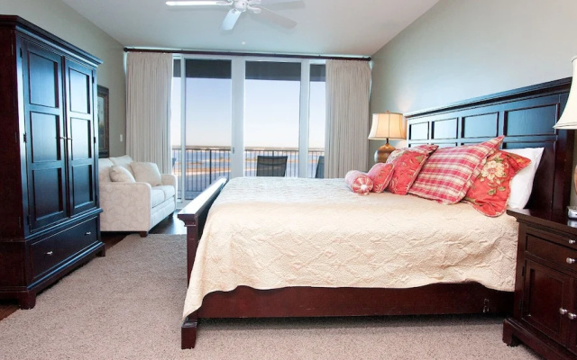Tranquil Condo With Wraparound Balcony - Unit Crc1002