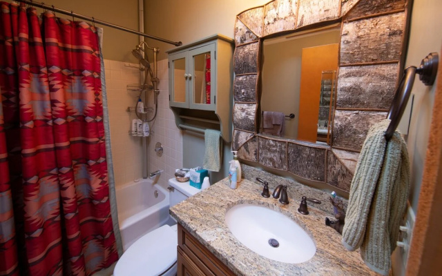 3br Ski-in, Ski-out & Private Sauna 3 Bedroom Condo by RedAwning