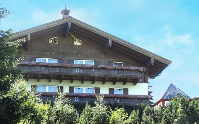 Chalet in Dienten With Ski-in Access & Sauna