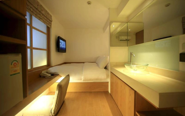 Silom One