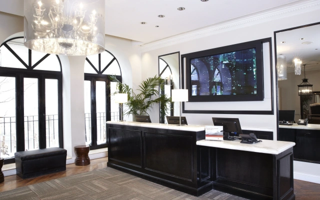 Holiday Inn Express Chicago - Magnificent Mile by IHG