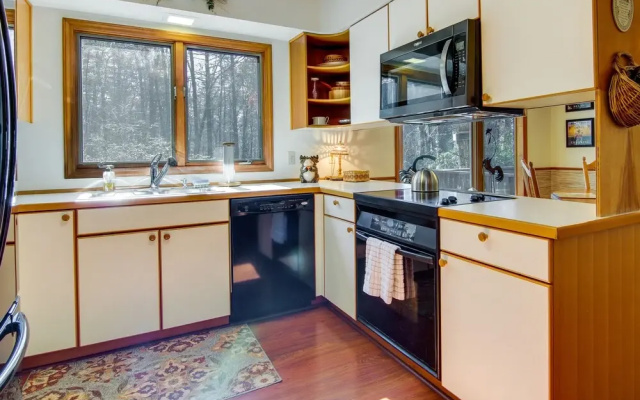 Sapphire Vacation Rental Cabin: Close to Hiking