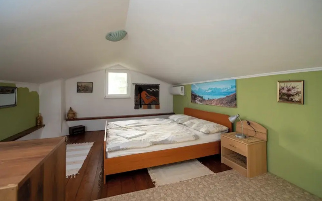 Hill Pool House, Kaštel Kambelovac Retreat