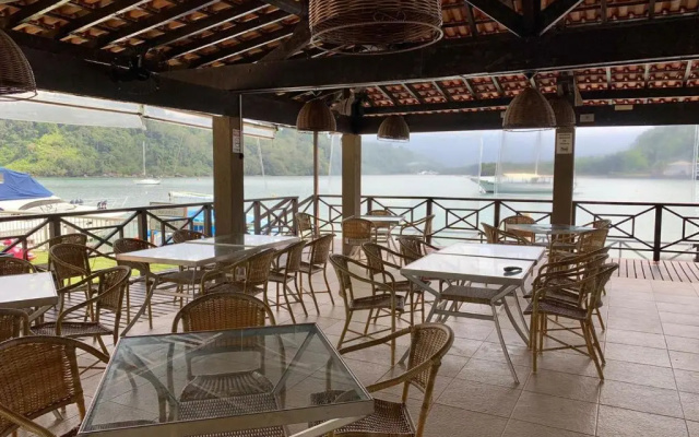 Apartamento Angra vista para o mar
