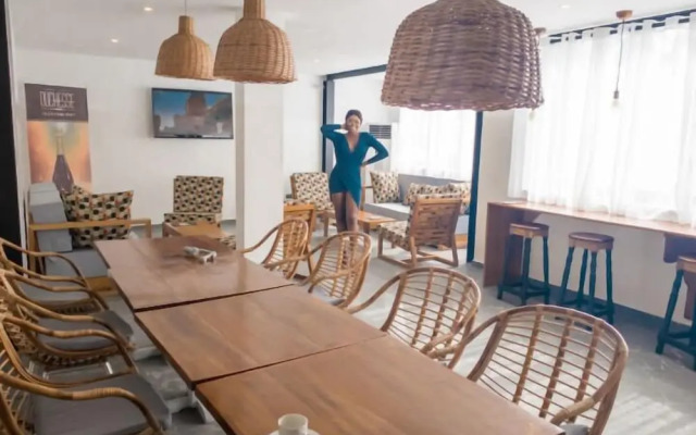 Elogia Hotel