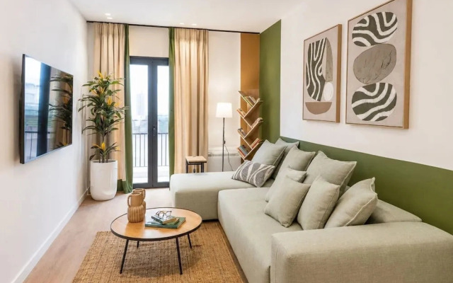 LIV - Upscale Athenian Apartment 1A
