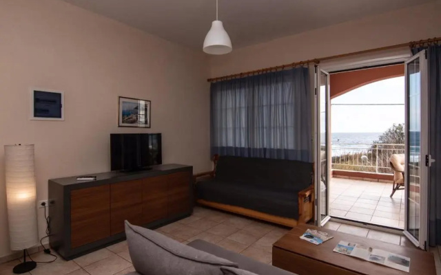 Lakis Apartments