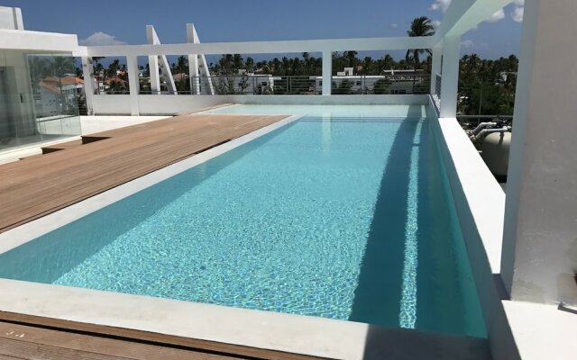 Ducassi Suites Rooftop Pool Beach Club & Spa 0
