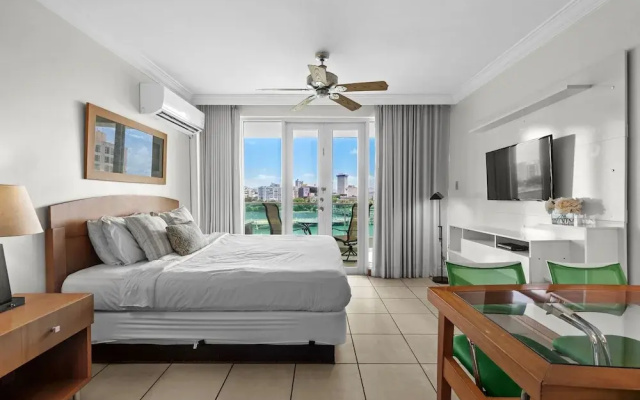 Oceanfront Loft Historic San Juan Terrace