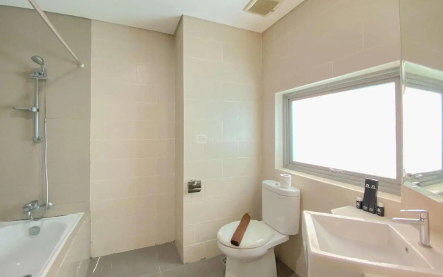Apt Pejaten Park 2 BR Luas dgn Swim Pool & Netflix