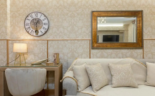 Vouliagmeni's Elegance by Acropolis Suites