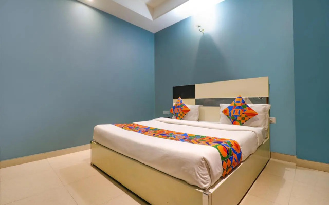 Fabhotel Maxx Inn