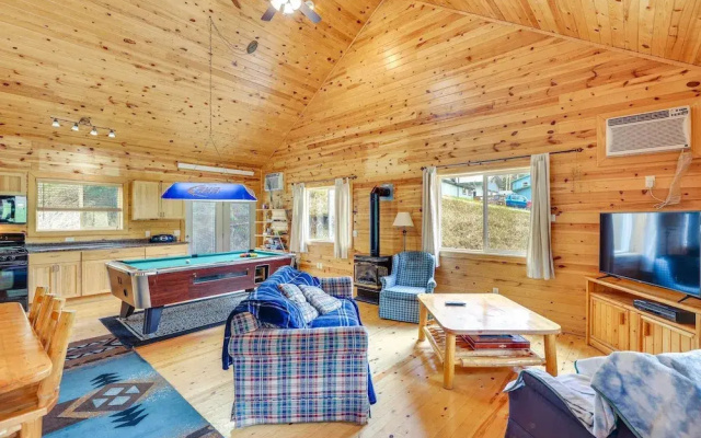 Wraparound Deck + Bbq: Pet-friendly Deadwood Cabin