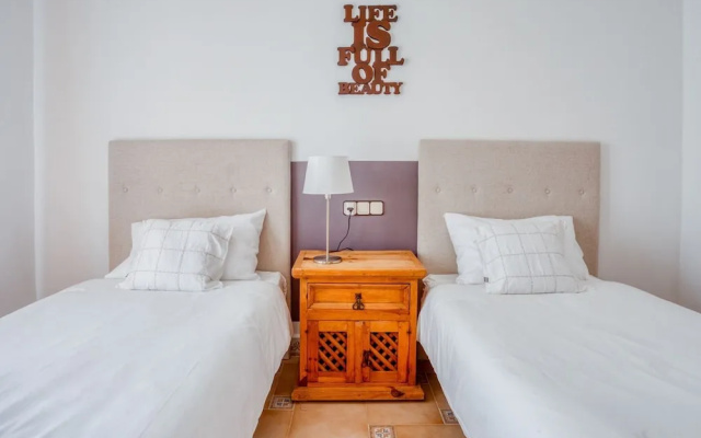 Cosy Holiday Home in S'illot-cala Morlanda With Sea Nearby