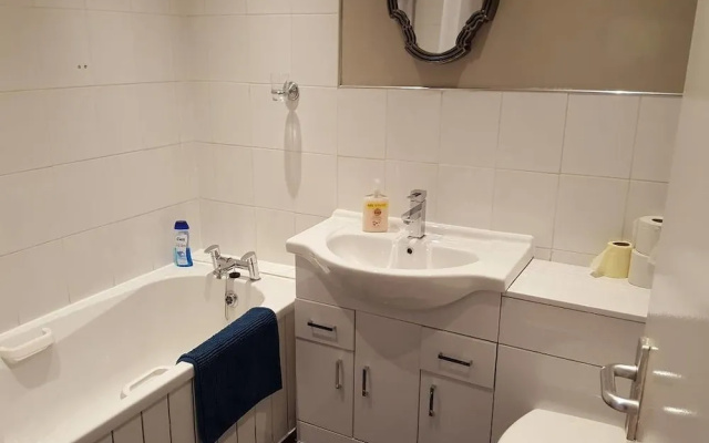 Dragon - Dumbarton Apartment 2 Bedroom Home