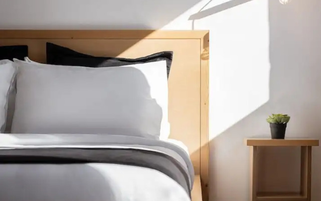 Acropolis Cozy Living