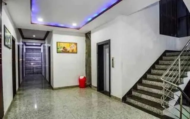 Hotel Palace On The Way