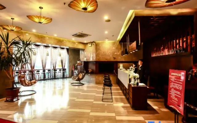 Regal Hotel (Jiamusi Railway Station Department Store)