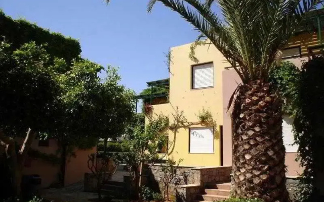 Kaissa Beach Apartments