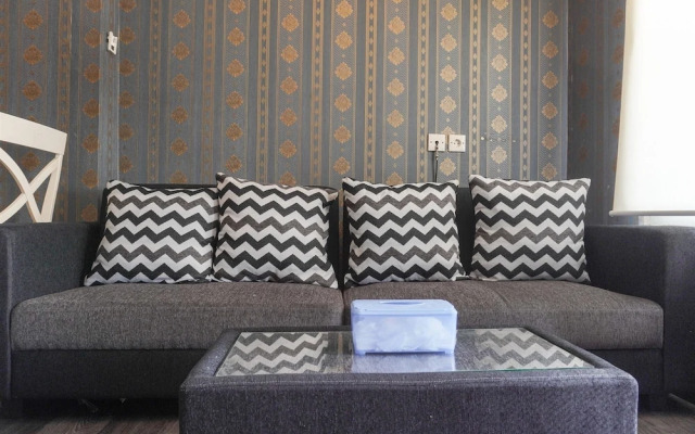Good And Homey 2Br At Nifarro Park Apartment