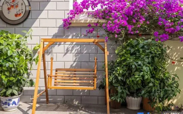 Tiantai Xiangtu Homestay (Guoqing Temple Scenic Area Branch)