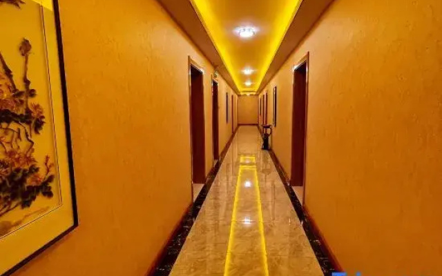Xinzhou Huahai Hotel (West Railway Station)