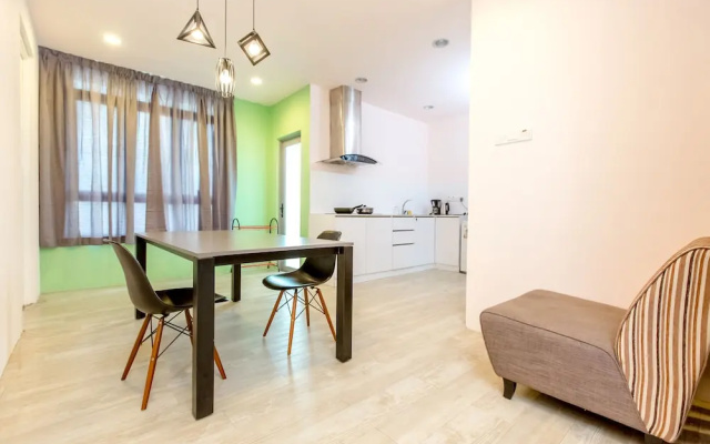 Taragon Residence Cozy Unit by AirPlan