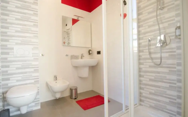 Varese Comfort Room