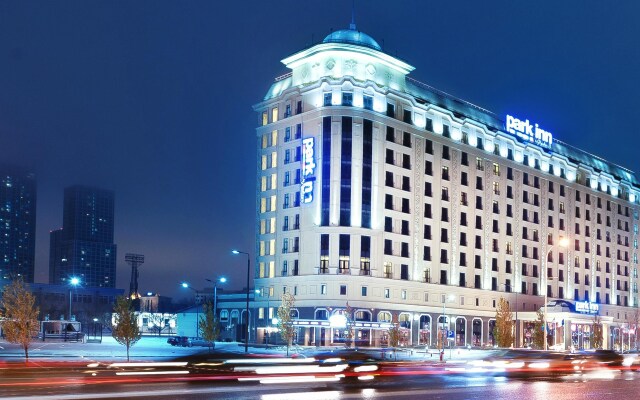 Гостиница Park Inn By Radisson Astana Казахстан, Нур-Султан - отзывы, цены и фото номеров - забронировать гостиницу Park Inn By Radisson Astana онлайн вид на фасад