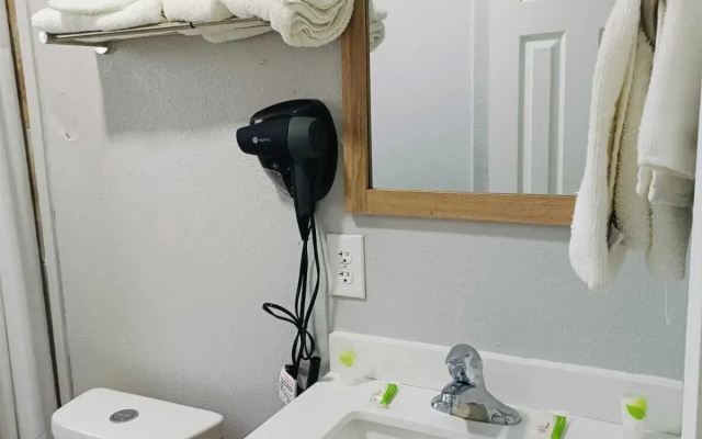Village Inn Motel