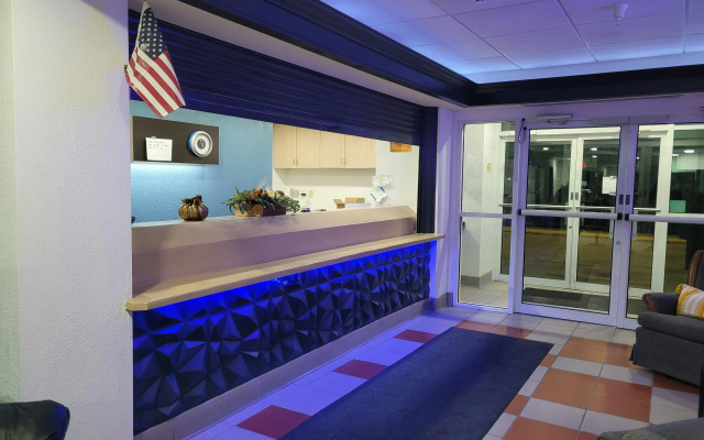 Modern Stay 39 Lakeview By OYO Minonk Garden