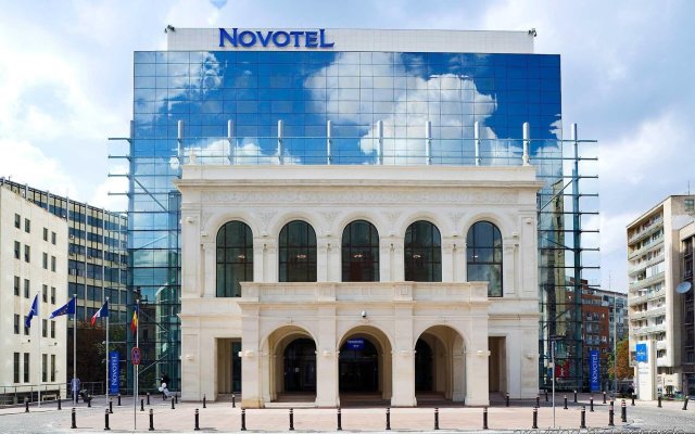 Отель Novotel Bucharest City Centre Румыния, Бухарест - 2 отзыва об отеле, цены и фото номеров - забронировать отель Novotel Bucharest City Centre онлайн вид на фасад