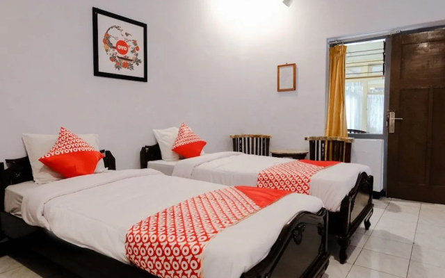 OYO 1036 Hotel Palem 1