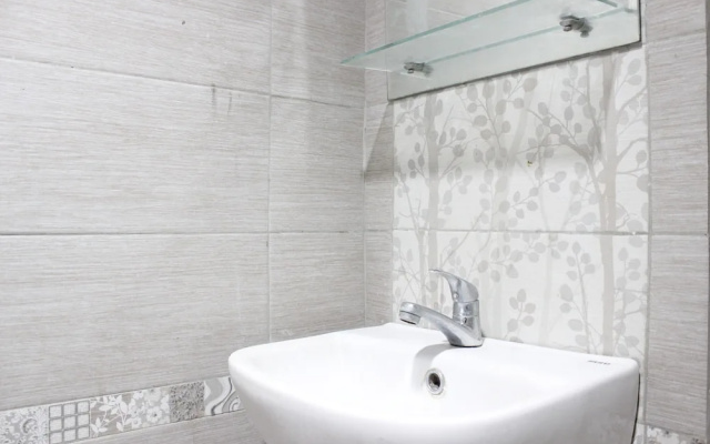 Chic 2BR The Suites @ Metro Apartment