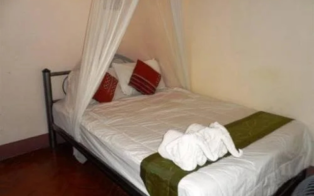 Huen Panicha Guesthouse