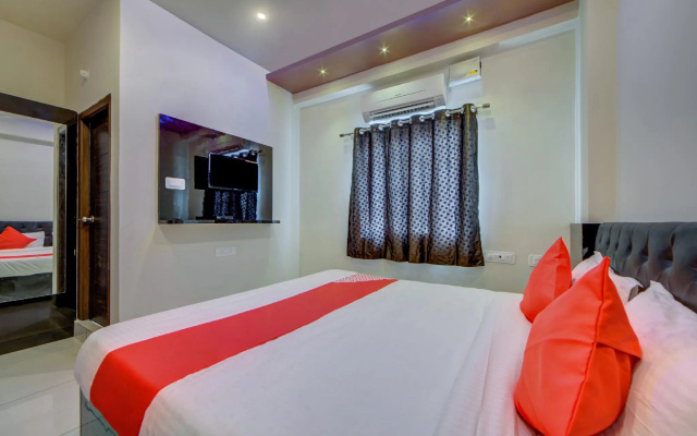 OYO 22425 Hotel Honey Cruise