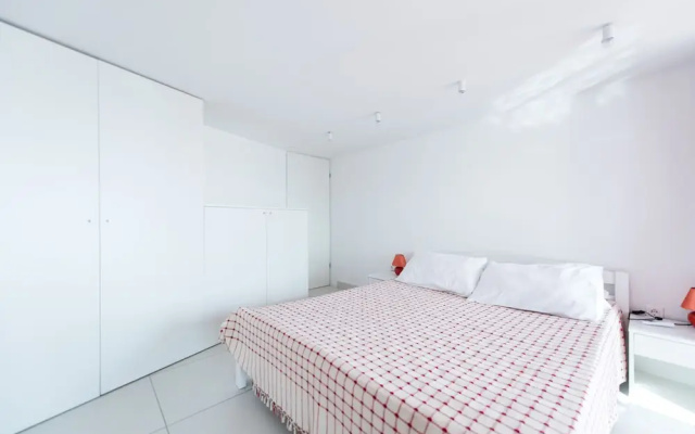 No5 Penthouse 2 Bedroom Apartment