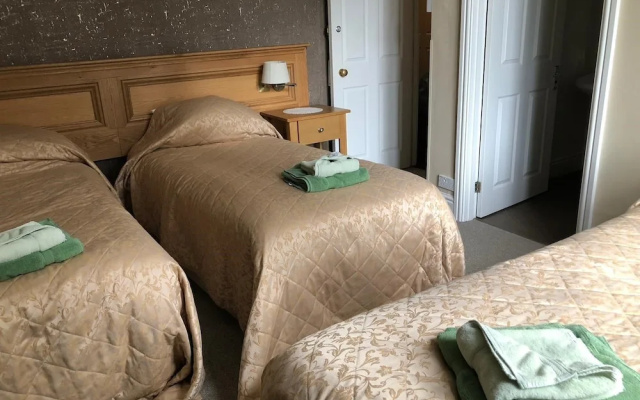 Greyhound Hotel
