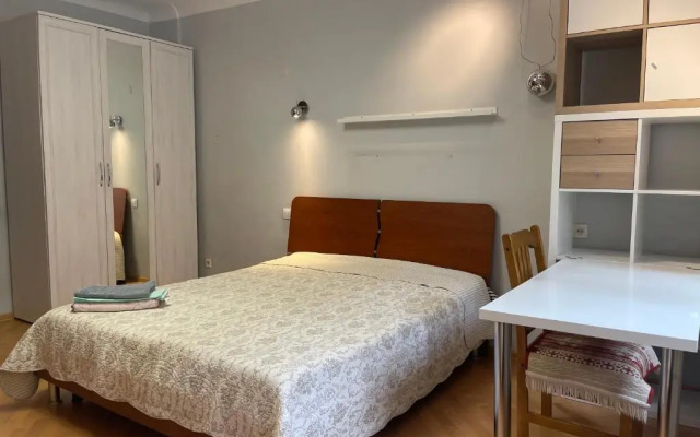 Lovely 3 bedroom apartment with free parking