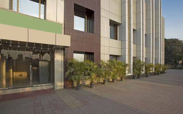 OYO 22290 Hotel Sunshine Residency