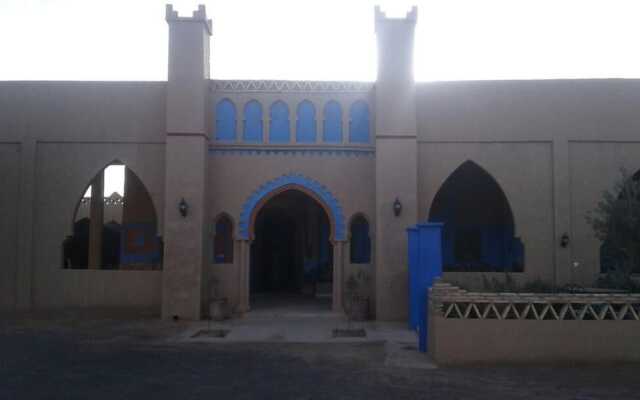 Отель Kasbah Tamariste Марокко, Мерзуга - отзывы, цены и фото номеров - забронировать отель Kasbah Tamariste онлайн вид на фасад