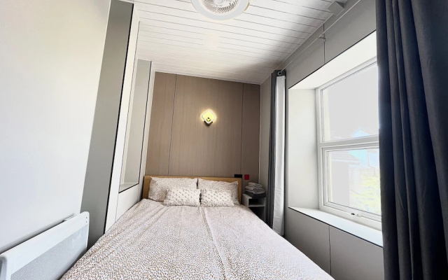 OYO Welsh Holiday Accommodation - Modern Stay