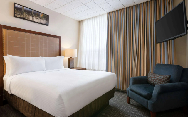 Travelodge By Wyndham Conference Centre & Suites Whitecourt