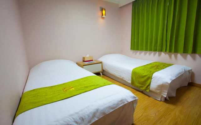 Jeju R Hotel & Guest House - Hostel