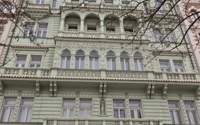 Апартаменты Prague Holiday