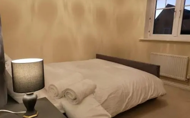 Nightingale Gardens - 4 Bed Detached House - Manchester