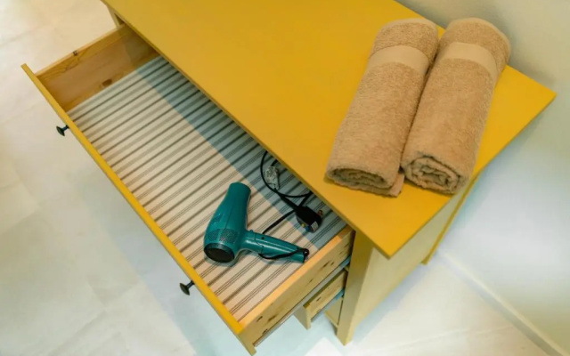 Hideout Suites - steps from Eagle Beach