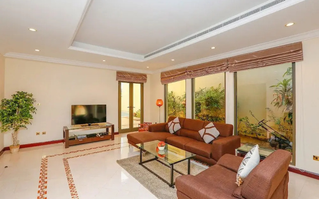 Kennedy Towers - Frond F Villa